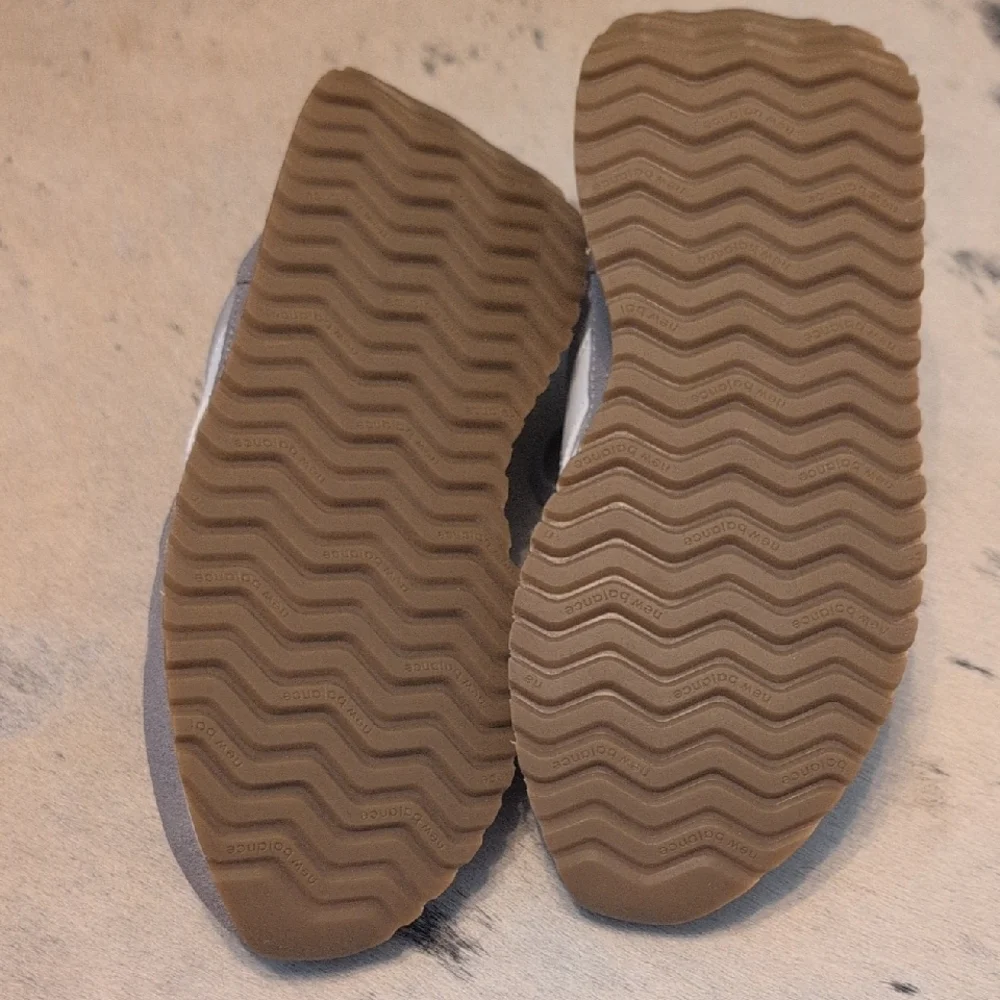 New Balance Light Gray and White Athletic Shoes - Picture 4 of 4
